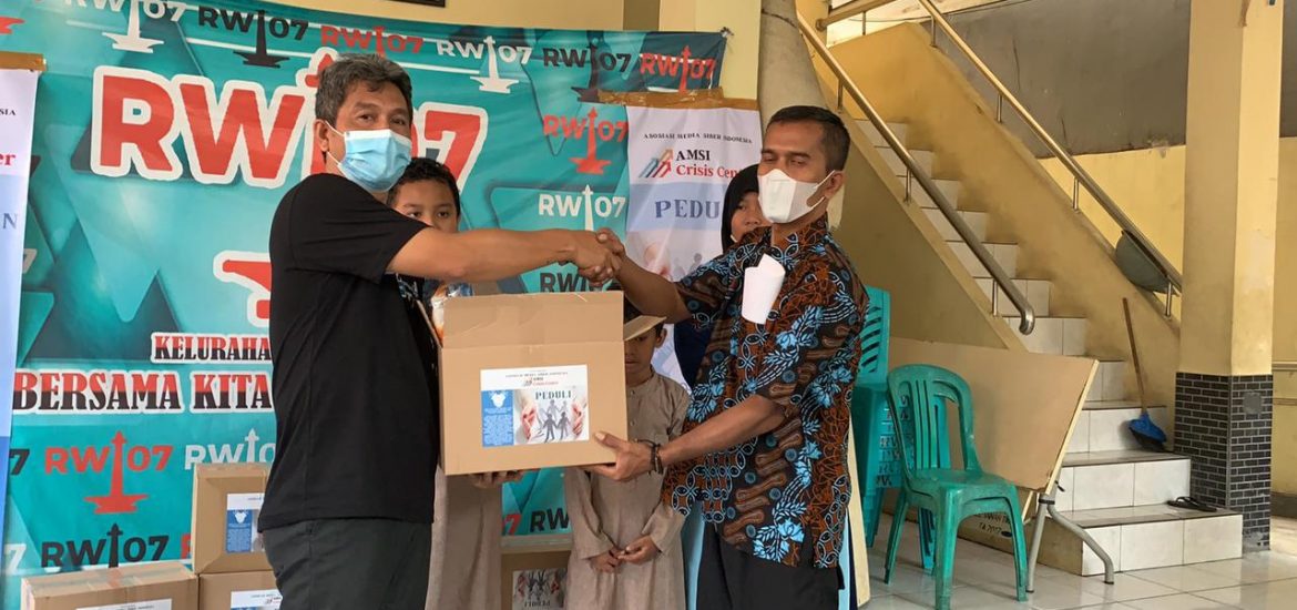 AMSI Crisis Center Sasar Penduduk Jakarta Penerima Paket Kesehatan